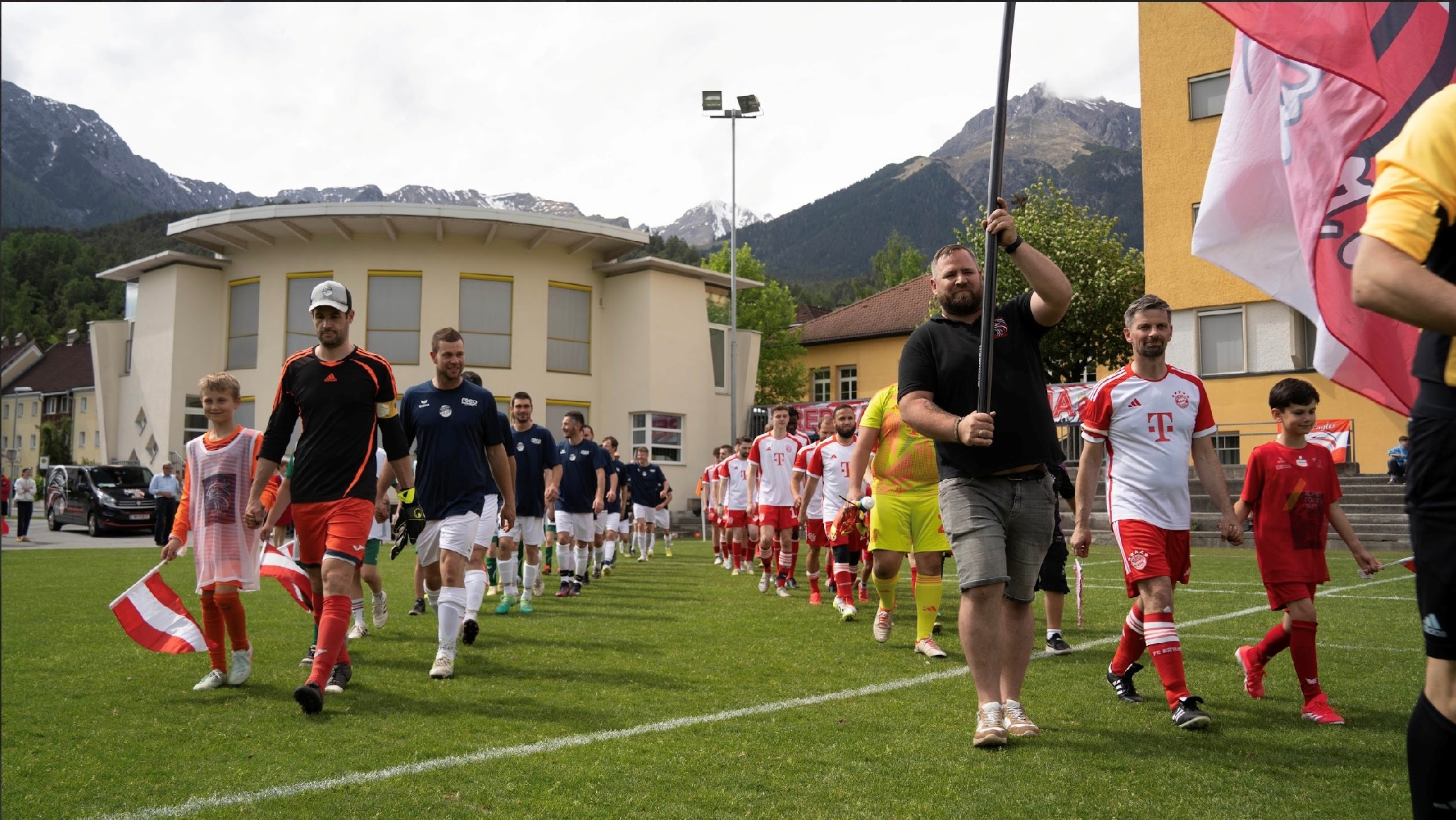 Schieb den Ball ins Netz – mit deiner Spende!